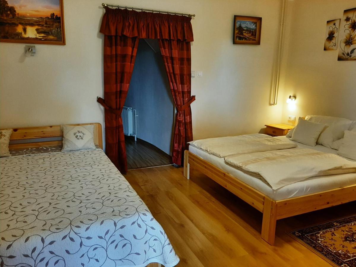 Rozsakert Vendeghaz Bed and Breakfast Szigliget Buitenkant foto