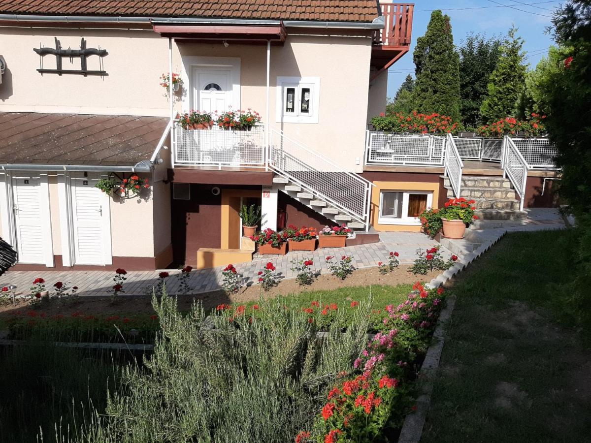 Rozsakert Vendeghaz Bed and Breakfast Szigliget Buitenkant foto