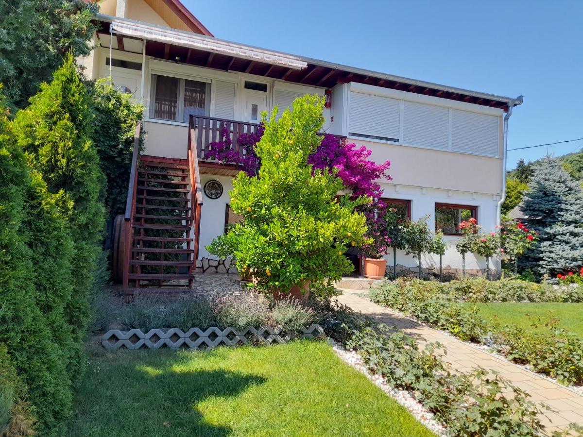 Rozsakert Vendeghaz Bed and Breakfast Szigliget Buitenkant foto