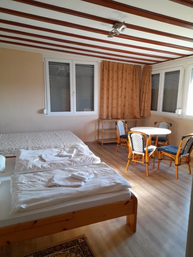 Rozsakert Vendeghaz Bed and Breakfast Szigliget Buitenkant foto