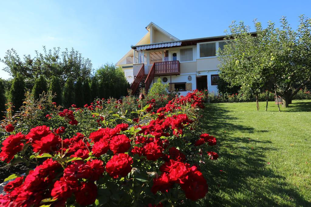 Rozsakert Vendeghaz Bed and Breakfast Szigliget Buitenkant foto